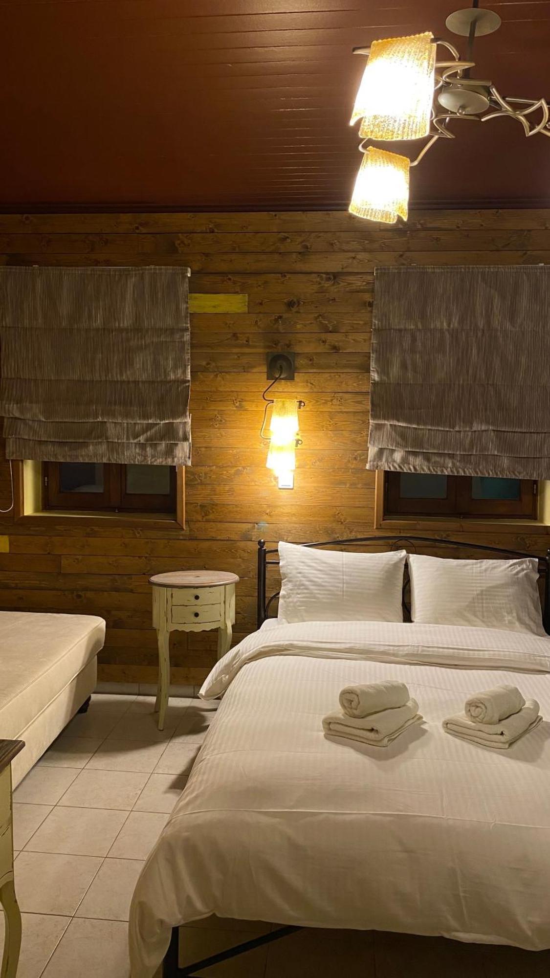 Ikojenia Traditional Lodge パピンゴ エクステリア 写真