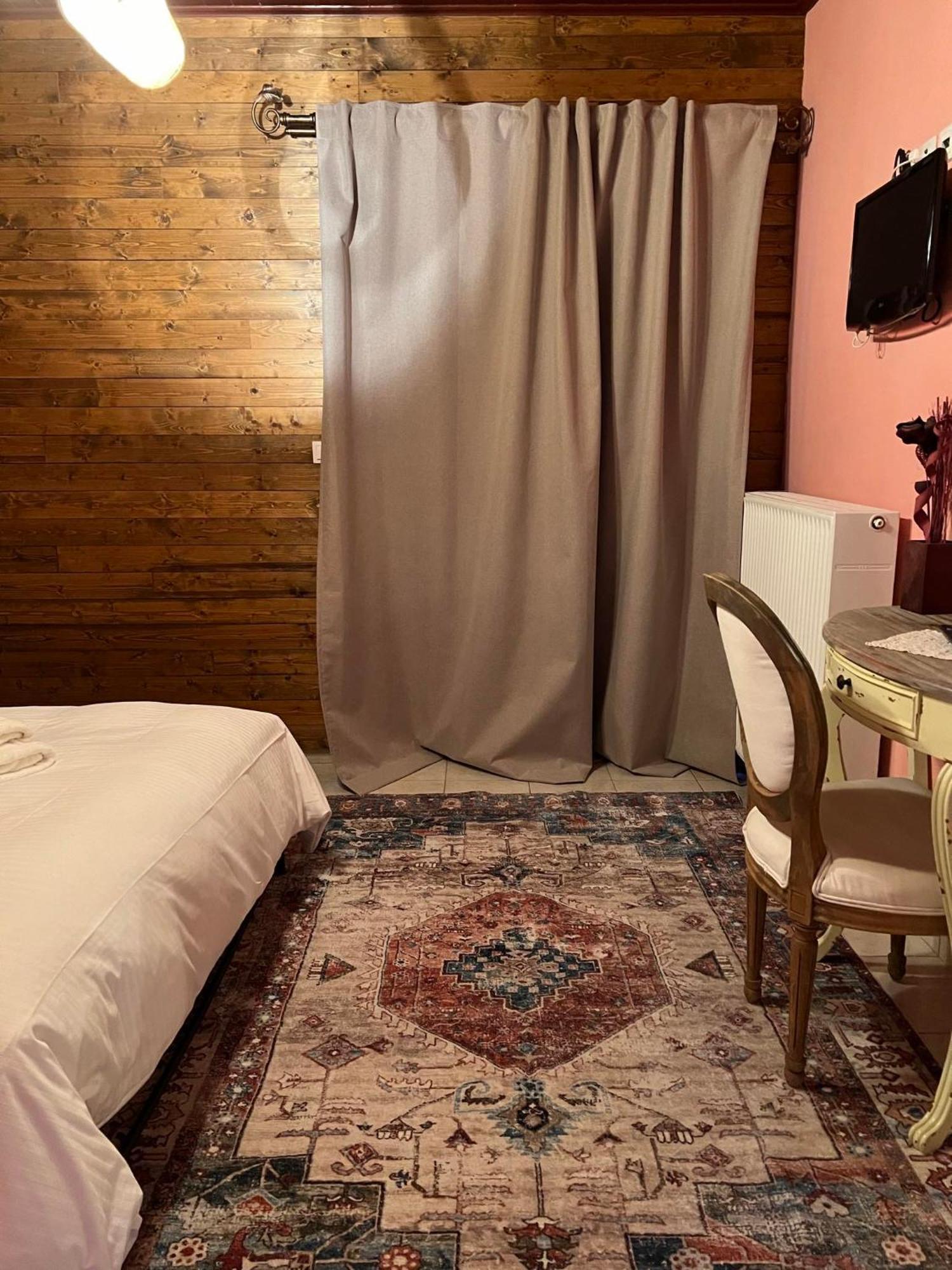 Ikojenia Traditional Lodge パピンゴ エクステリア 写真